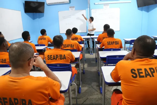 Trabalho-e-estudo-tem-papel-fundamental-na-ressoci0127456700202406141402-ScaleDownProportional