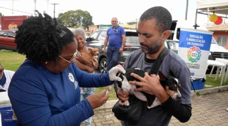 Vacinação Antirrábica itinerante em Salvador/Foto: Otávio Santos / Secom PMS