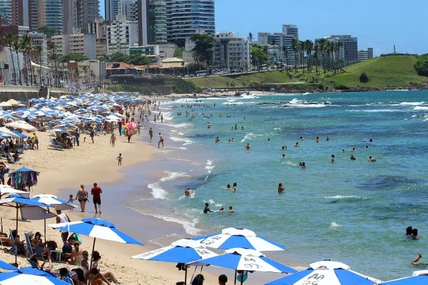 Verao-de-2024-deve-ter-temperaturas-acima-da-media0125287500202312221000-ScaleDownProportional