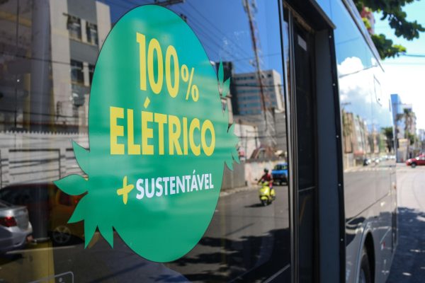 Da Lapa à Barra: ônibus elétrico reforça linha 0137