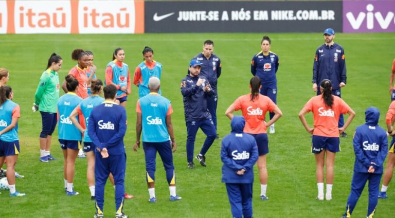 Seleção feminina treina em Itu (Foto:  Luciana Vermell / CBF)