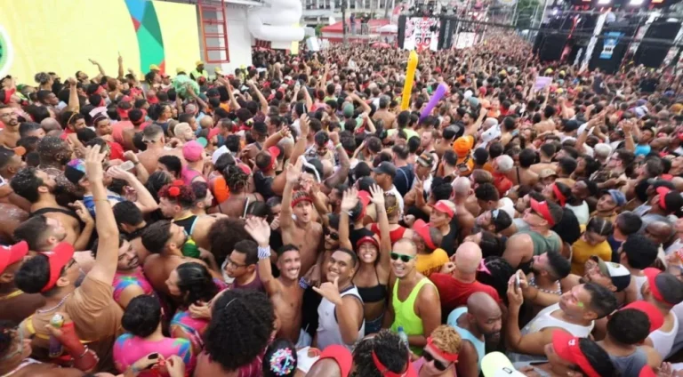 abertura-do-carnaval-marina-silva-correio-e1734639955676