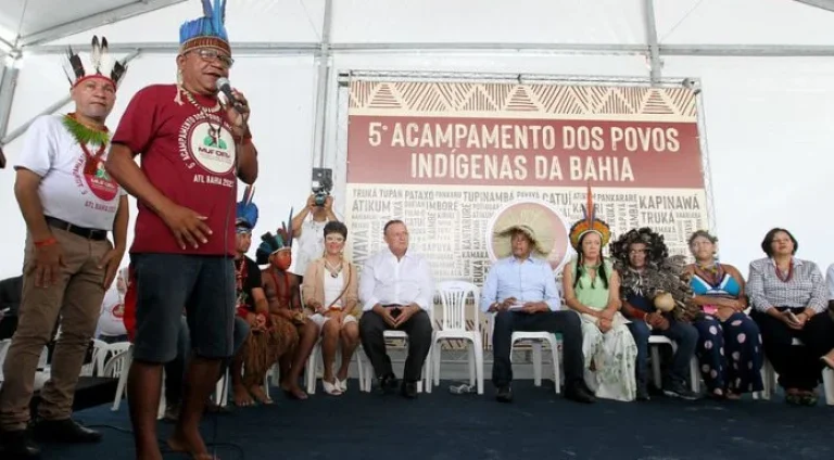 acampampamento-terra-livre_indigenas-696x464