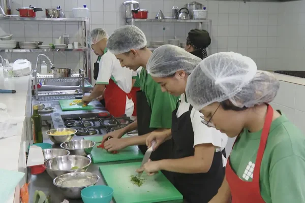 alunos_do_curso_tecnico_de_gastronomia_do_instituto_federal_de_brasilia (1)