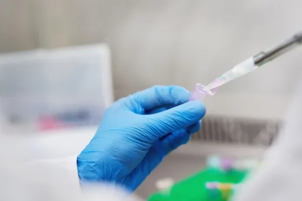 analise_covid_19_coronavirus_laboratorio_ilustrativa-2