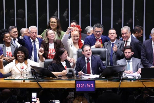 aprovacao_da_pec_6x1_na_camara