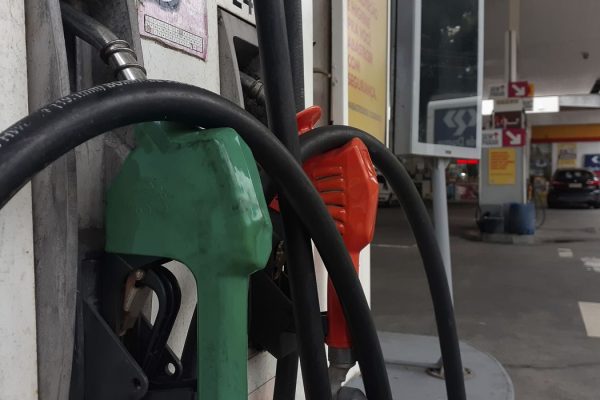 Petrobras reajusta em 12% o preço da gasolina nas refinarias a partir desta quinta-feira