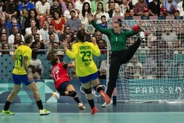 brasil-espanha-handebol-gabi-e1721914327539