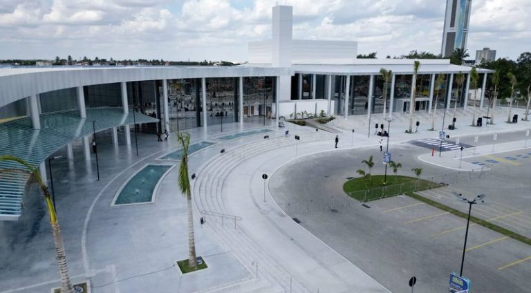 Governo da Bahia inaugura Centro de Convenções e teatro em Feira de Santana