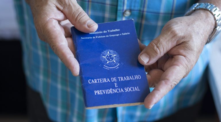 como-tirar-carteira-de-trabalho-scaled-1