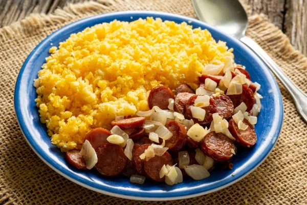 cuscuz-com-calabresa