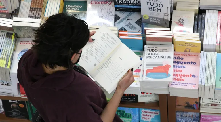 dia_do_livro_sp_rvrsa_abr_2810212699