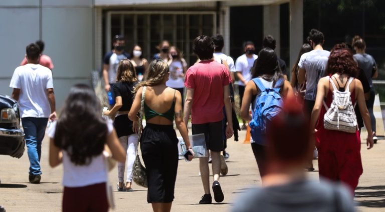 Estudantes de todo Brasil, fazem o segundo dia de prova do Enem (Exame Nacional do Ensino Médio