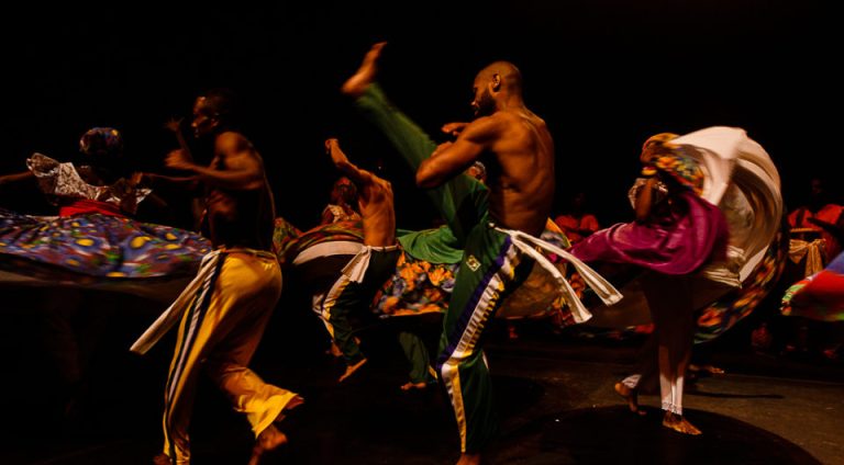 espetáculo-balé-folclórico-da-bahia-pelourinho-salvador-bahia-31-960x640