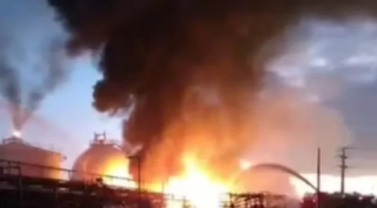 Explosão causa incêndio de grande proporção no Polo Industrial de Camaçari