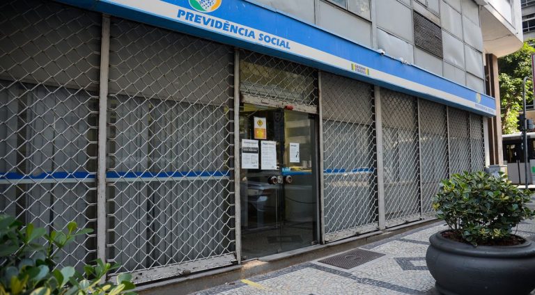 Instituto Nacional do Seguro Social (INSS) volta atendimento presencial nas agências.