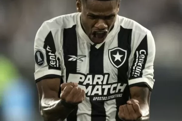 junior-santos-comemora-o-segundo-gol-do-botafogo-sobre-a-ldu-pela-libertadores-1715221622283_v2_450x450.jpg
