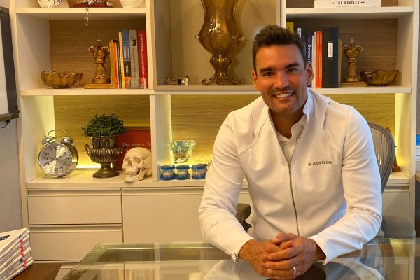 Lucas Esteves, cirurgião bucomaxilofacial
