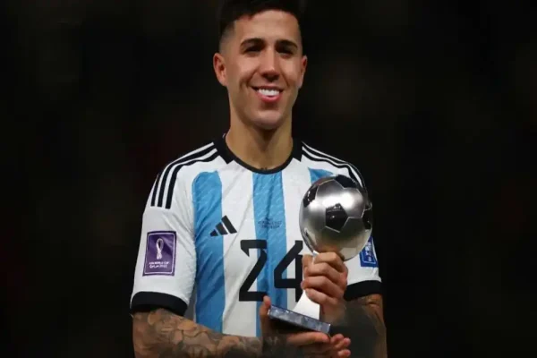 maior-contratacao-do-futebol-enzo-fernandez