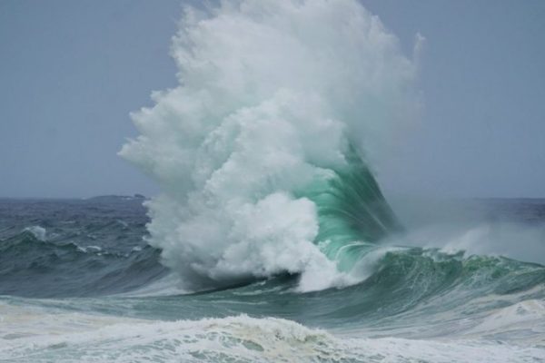 marinha-emite-alerta-de-ressaca-com-ondas-de-ate-25-metros-em-salvador-3