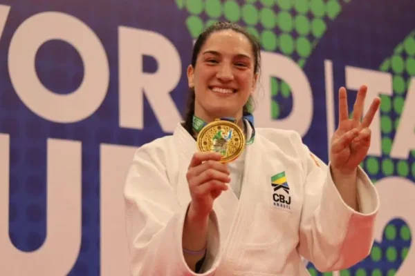 mayra_aguiar_tricampea_mundia_de_judo-1024x614.jpg