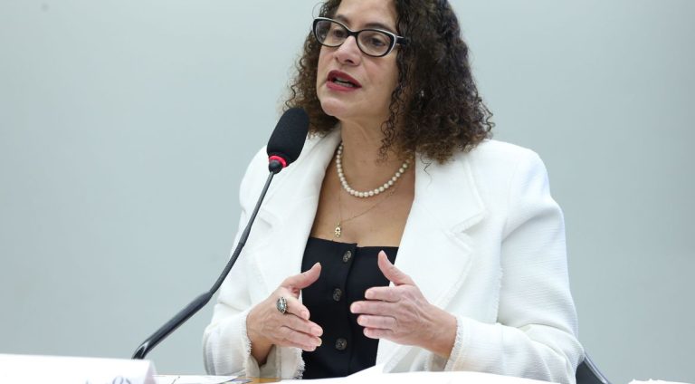 Brasília (DF) 19/04/2023  Ministra, Luciana Santos, durante audiência pública na comissão de ciência e tecnologia da câmara dos deputados. Lula Marques/ Agência Brasil.