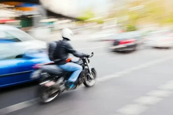 motociclista-moto-transito-1686690522506_v2_900x506.jpg-e1716490245805