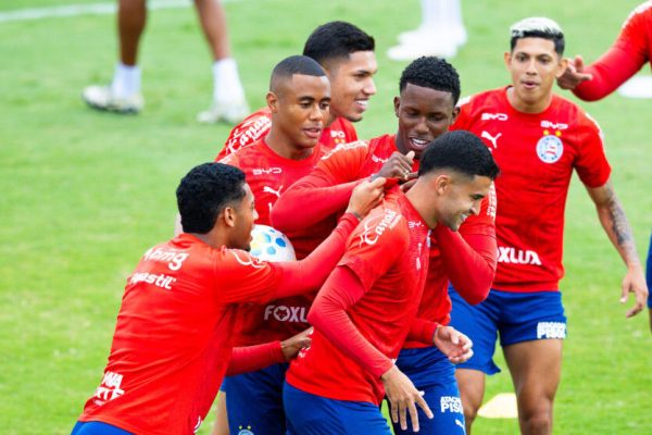 nestor treina com bahia