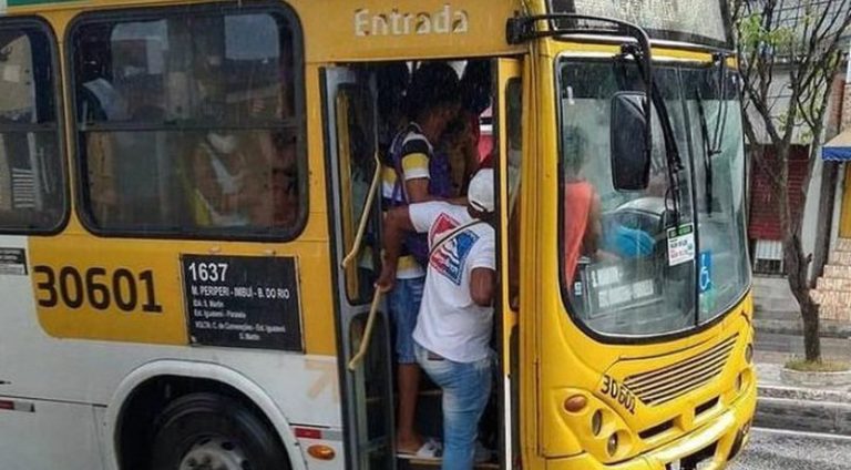 onibus-cheio_widexl_widelg (1)