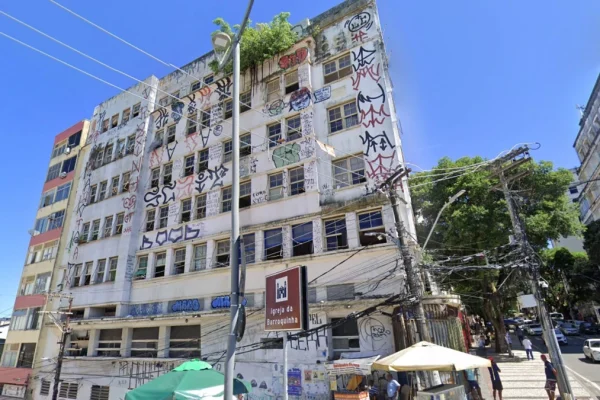 predio-fica-localizado-no-centro-de-salvador-3242525-article