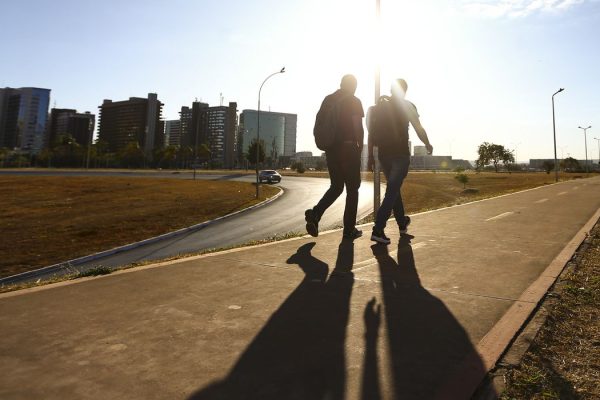 Há mais de 100 dias sem chuva, Brasília tem paisagens alteradas pela estiagem