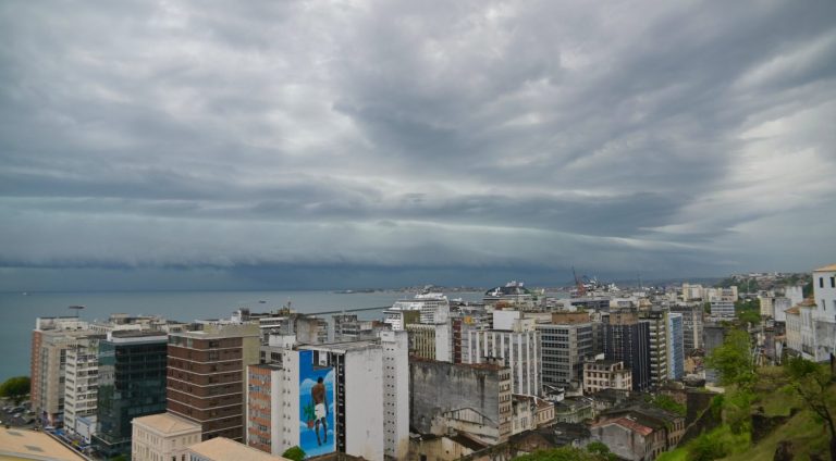 tempo-nublado-em-salvador-paulafroes-1400x931