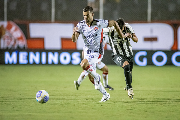 vitoria-e-botafogo-durante-o-primeiro-turno-2511268-article